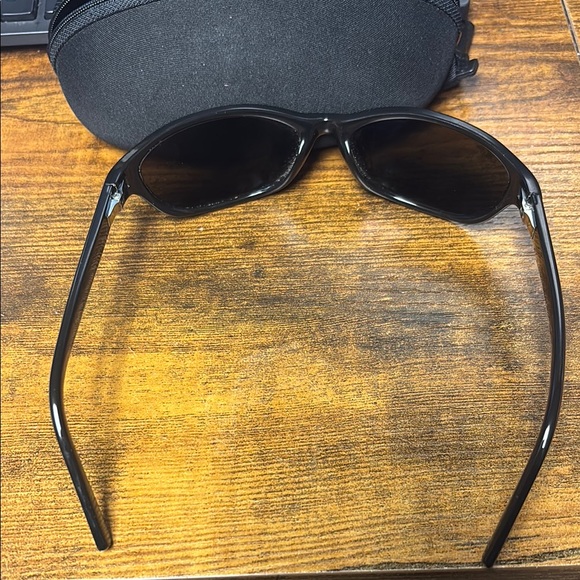 Black Sunglasses - Picture 2 of 7